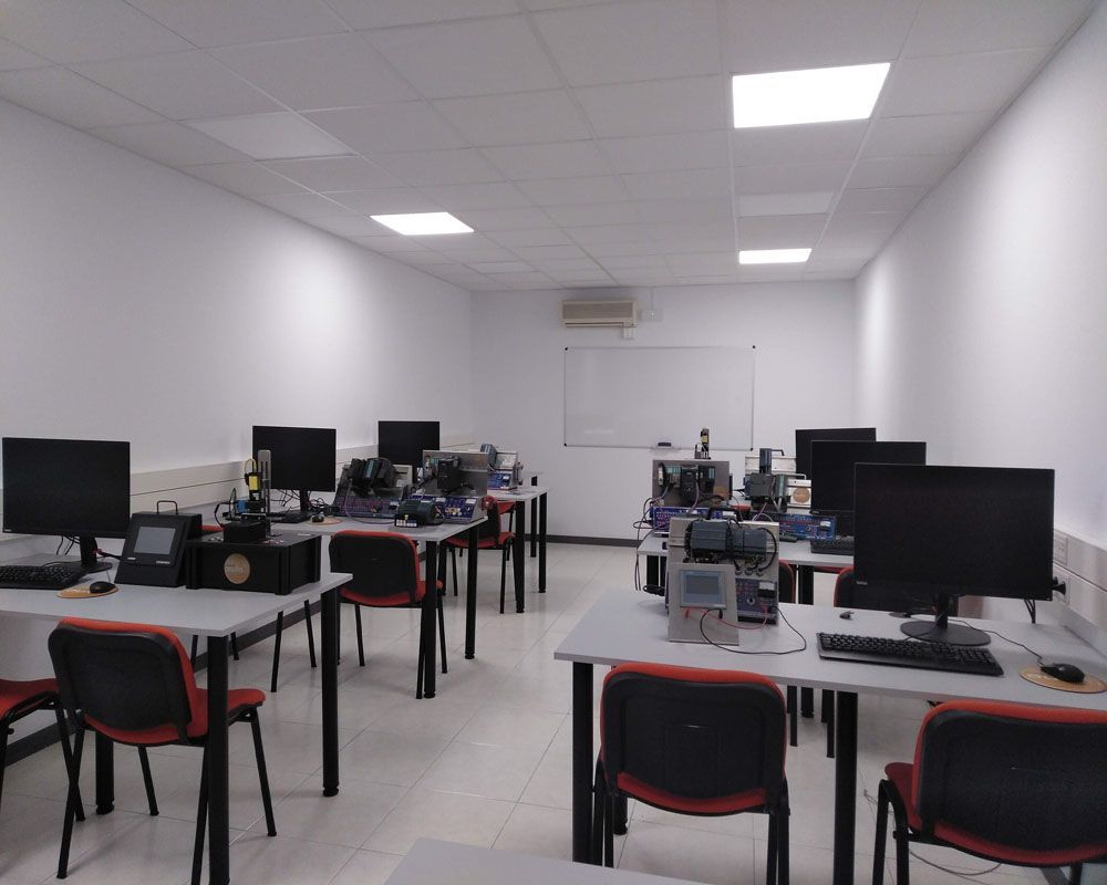 Automatizări industriale, mentenanță industrială, informatică industrială